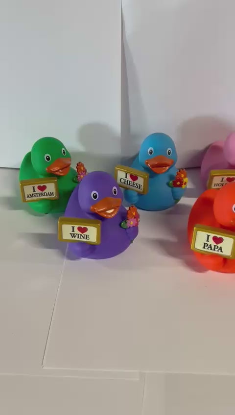 Stickering Signducks—-play this footage